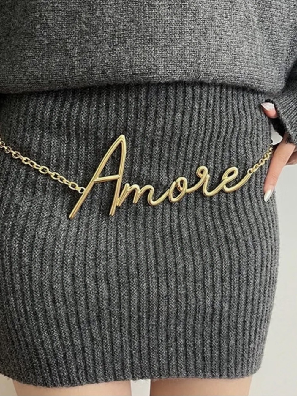 Elegant Gold Amore Script Chain Belt - Picture 2 of 4